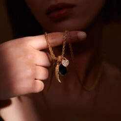 Pendentif PIMENT 11 Pendentif PIMENT -Unique Bijoux Magasin 02880064 157 TU M3